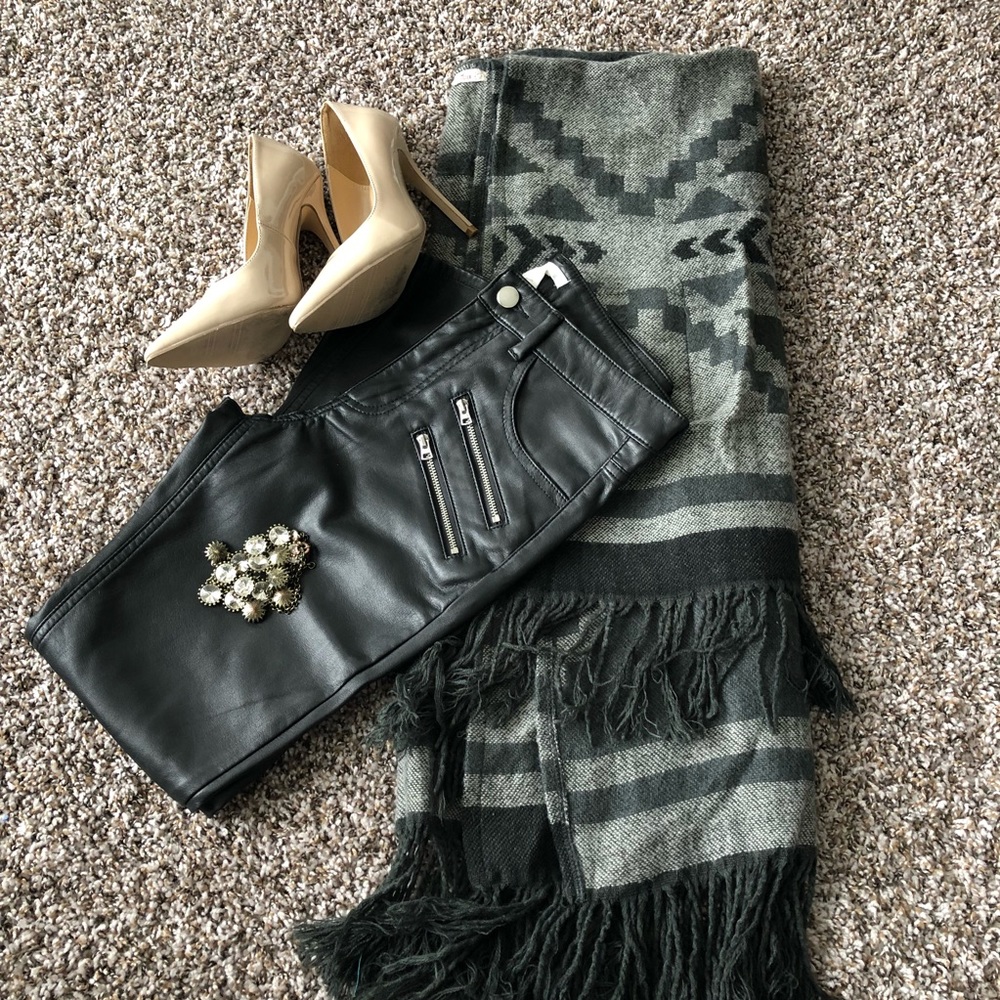 Hollister wrap